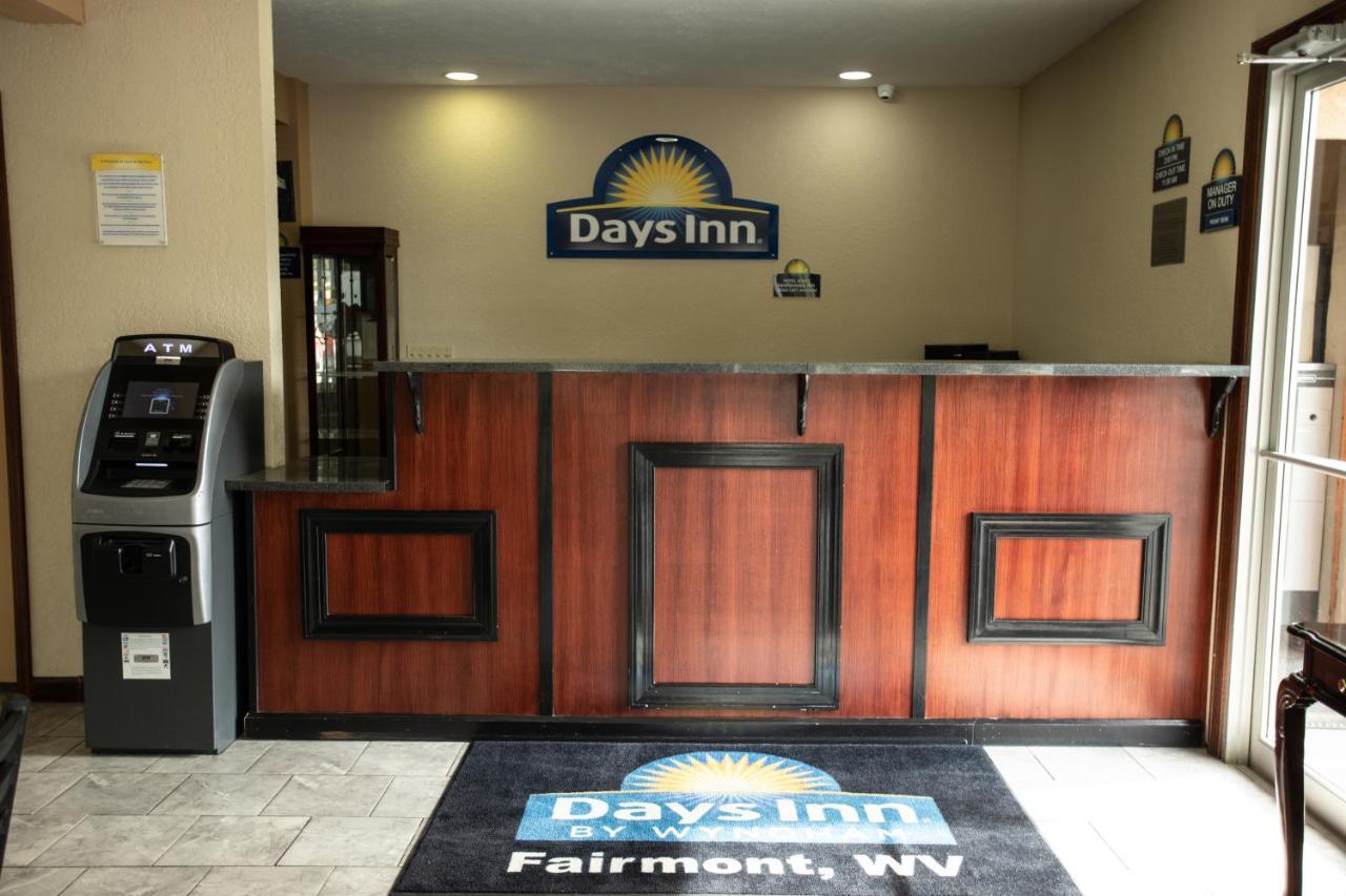 Days Inn By Wyndham Fairmont Esterno foto