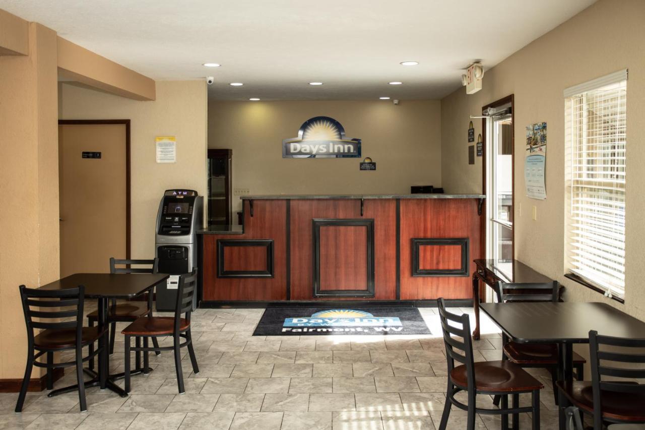 Days Inn By Wyndham Fairmont Esterno foto